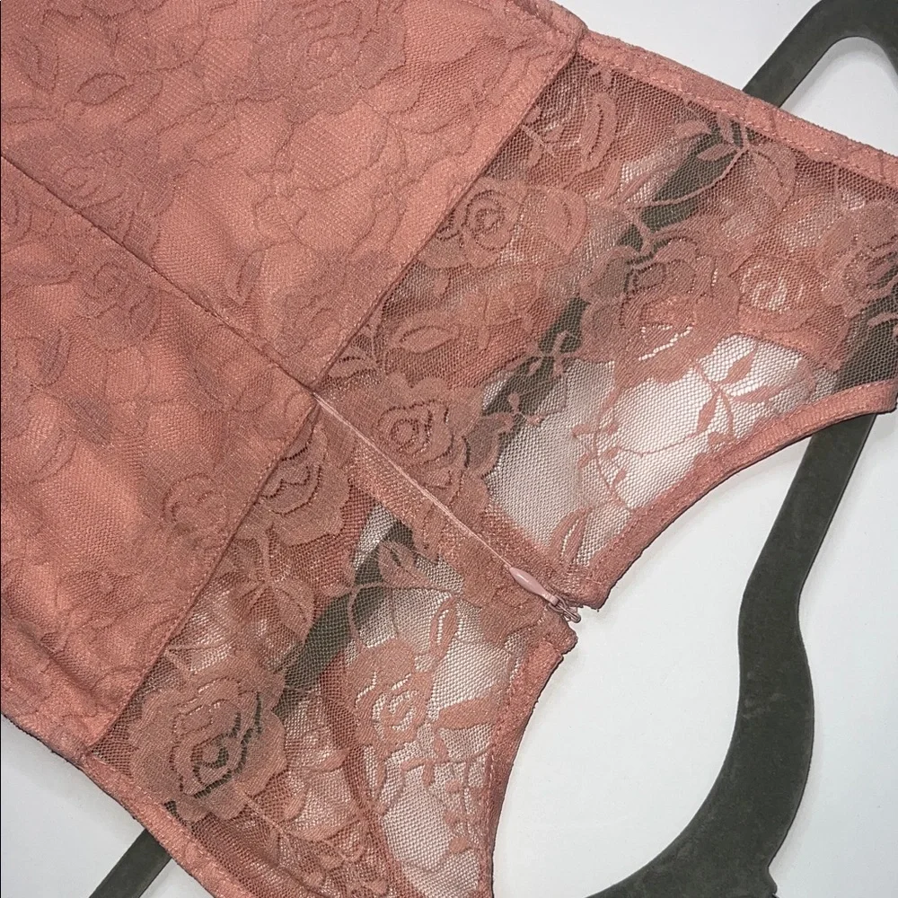Elegant Lace Midi Dress in Peach - Picture 5 of 11